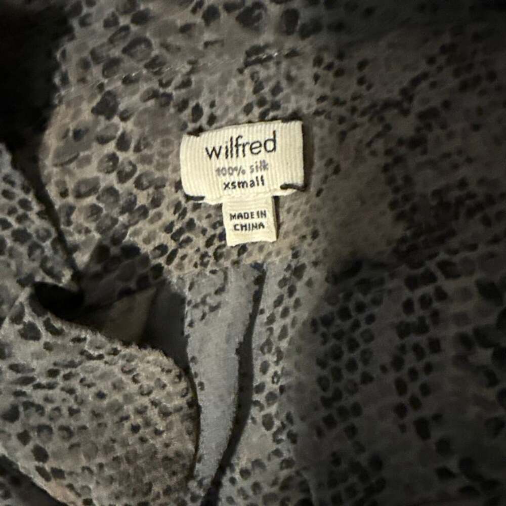 Wilfred Silk Snake Print Blouse Size Xsmall Grey